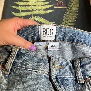 size 31 BDG High Waist Mom Jean (Light Wash)